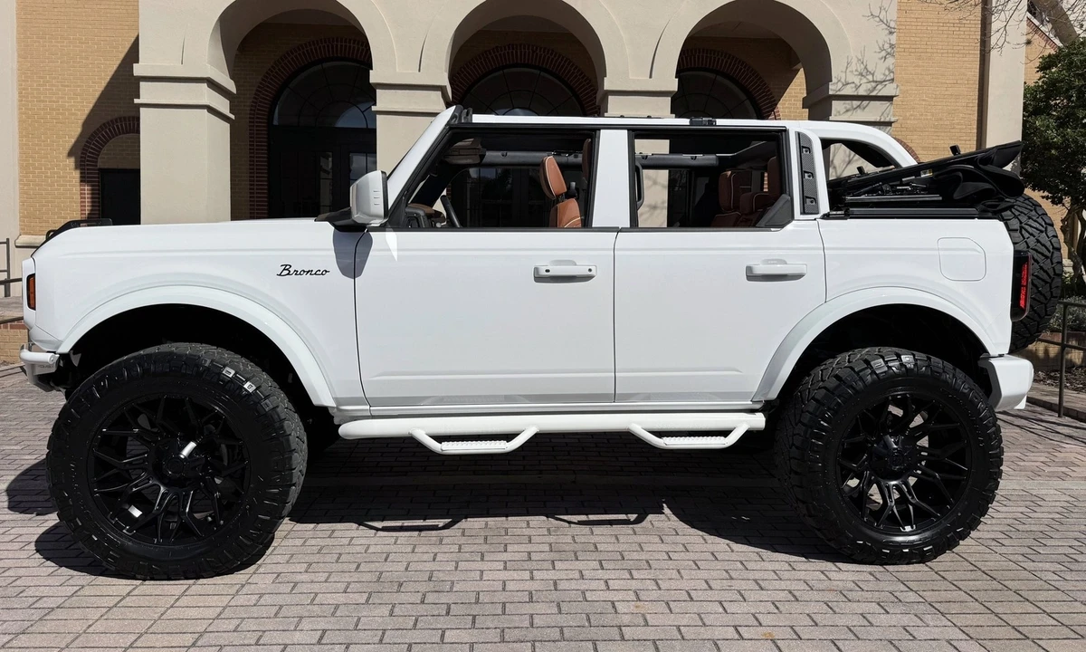 2025 Ford Bronco 6th Gen - Image 6 of 21