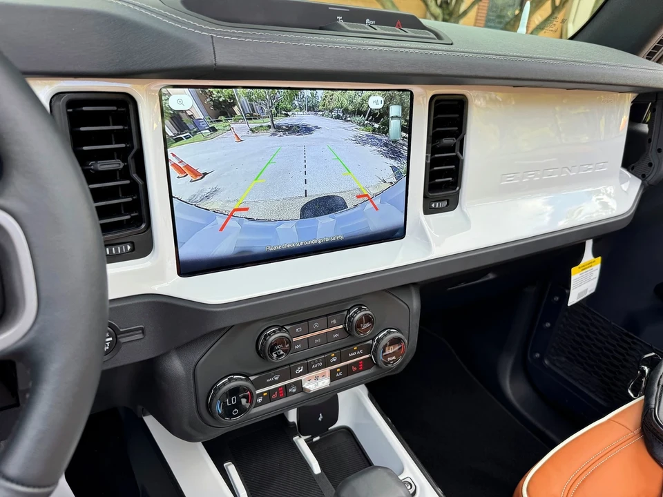 2025 Ford Bronco 6th Gen - Image 19 of 21