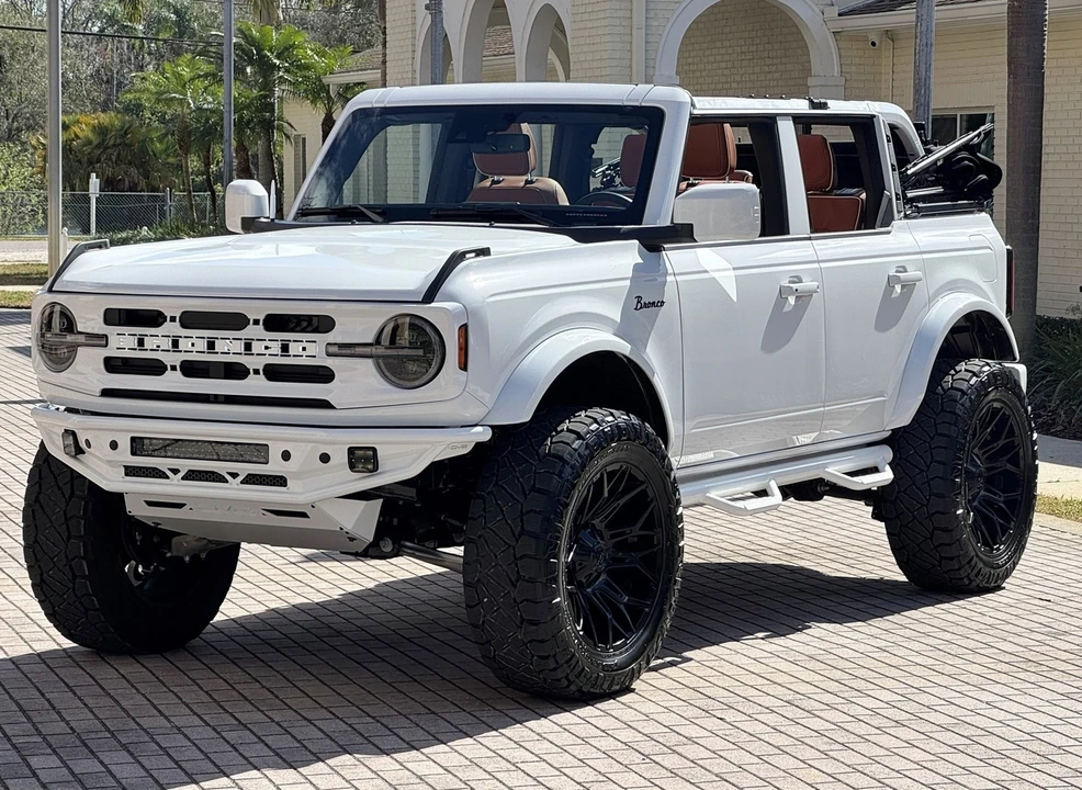 2025 Ford Bronco 6th Gen - Image 20 of 21