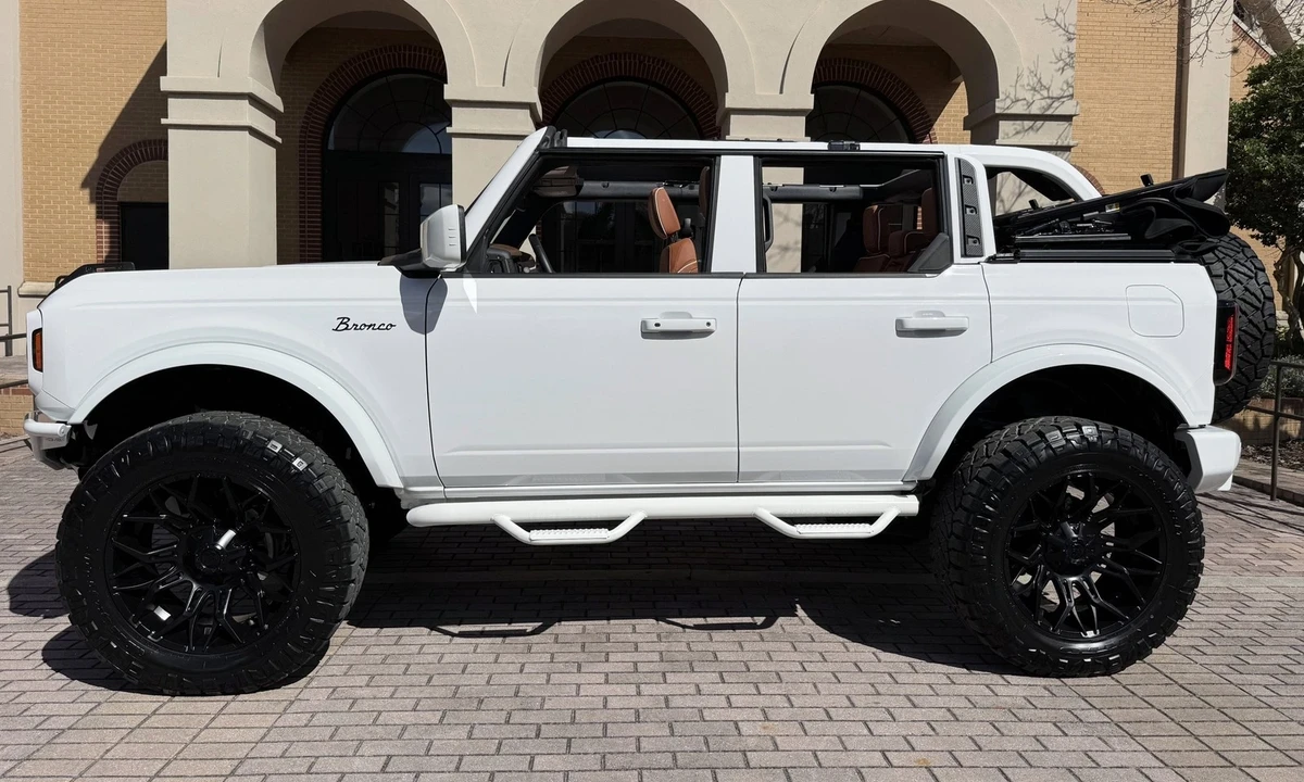 2025 Ford Bronco 6th Gen - Image 6 of 21