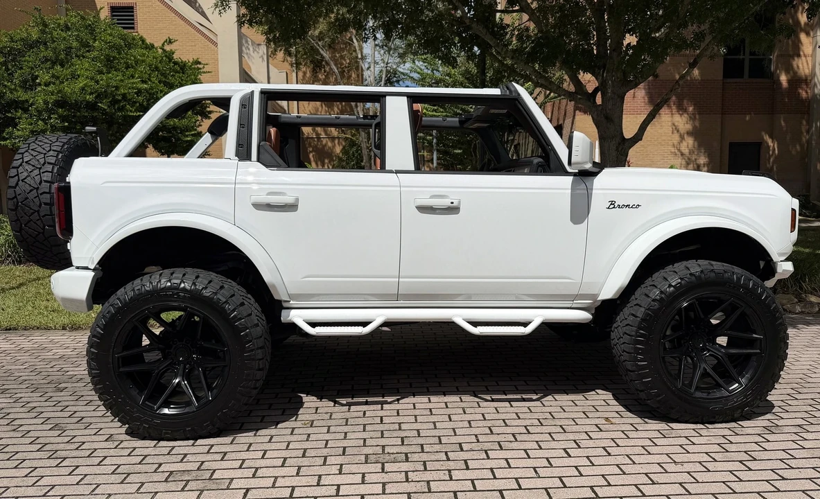 2025 Ford Bronco 6th Gen - Image 12 of 21