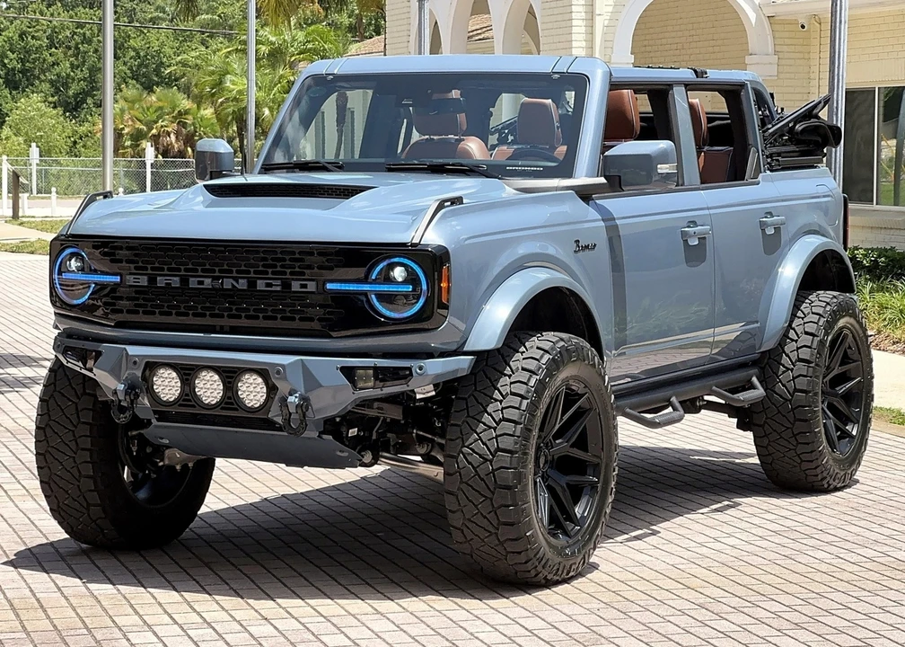 2025 Ford Bronco 6th Gen - Image 14 of 21