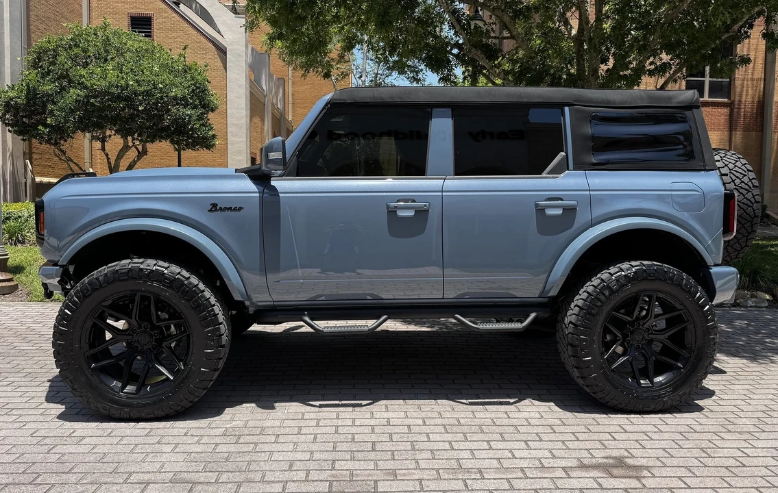 2025 Ford Bronco 6th Gen - Image 17 of 21