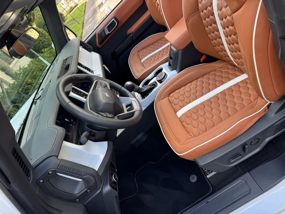 2025 Ford Bronco 6th Gen - Image 18 of 21