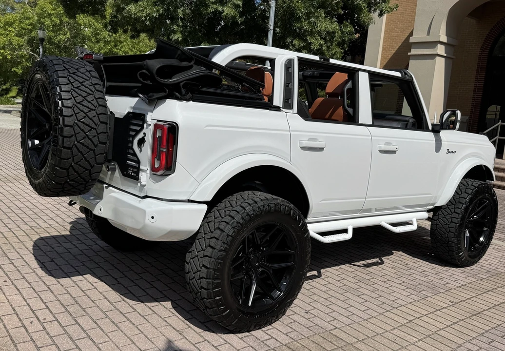2025 Ford Bronco 6th Gen - Image 8 of 21