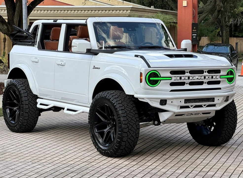 2025 Ford Bronco 6th Gen - Image 14 of 21