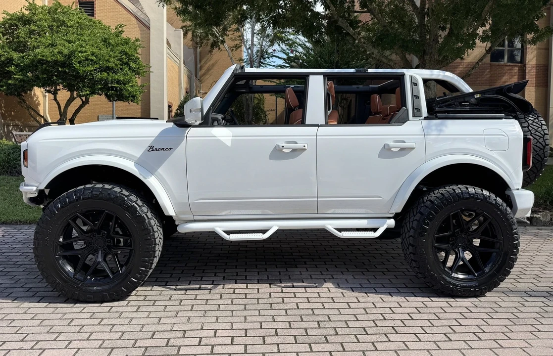 2025 Ford Bronco 6th Gen - Image 13 of 21