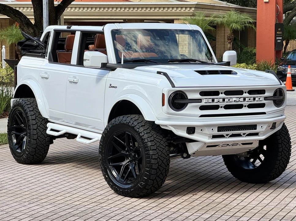 2025 Ford Bronco 6th Gen - Image 11 of 21