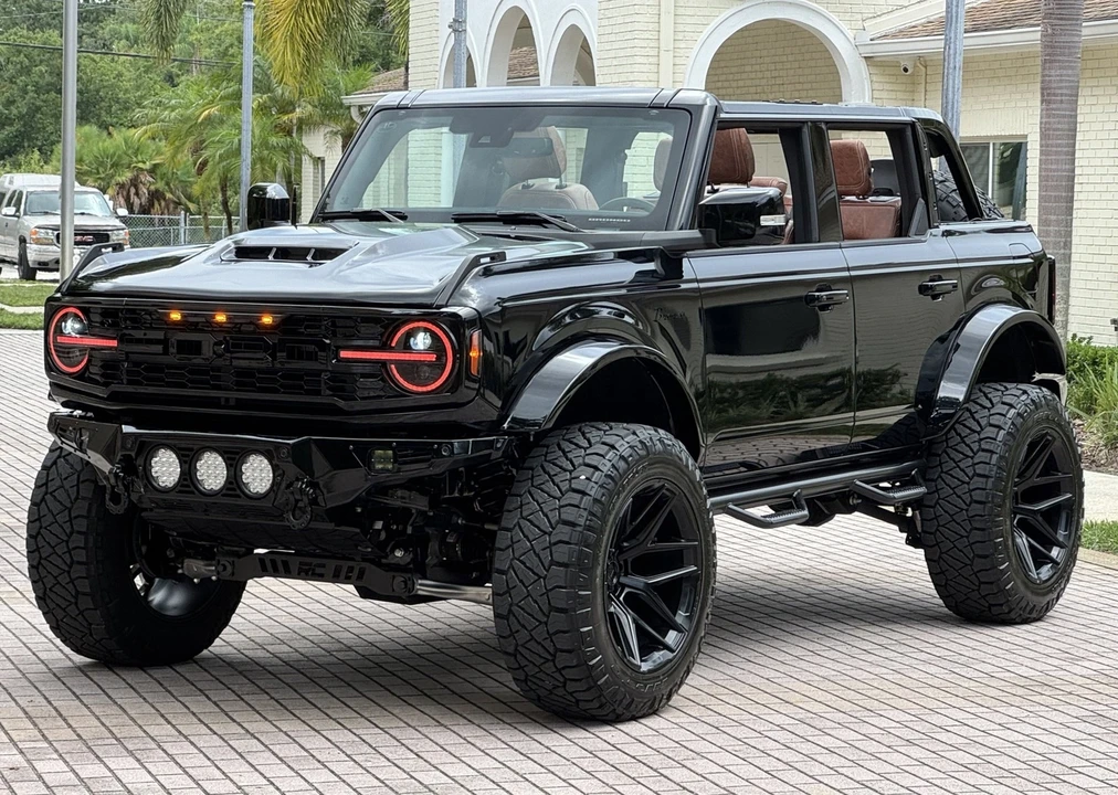 2025 Ford Bronco 6th Gen - Image 9 of 21