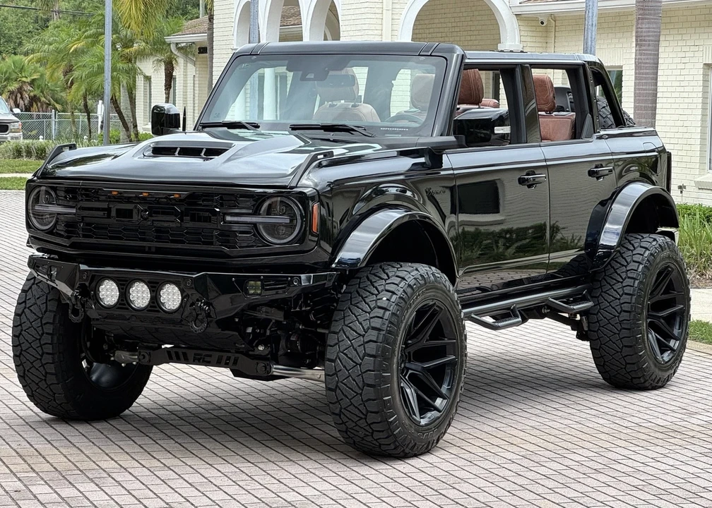 2025 Ford Bronco 6th Gen - Image 17 of 21