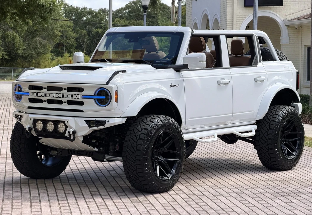 2025 Ford Bronco 6th Gen - Image 13 of 21