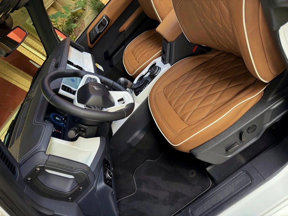 2025 Ford Bronco 6th Gen - Image 18 of 21