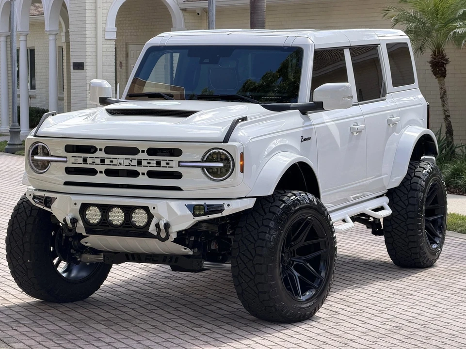 2025 Ford Bronco 6th Gen - Image 4 of 21