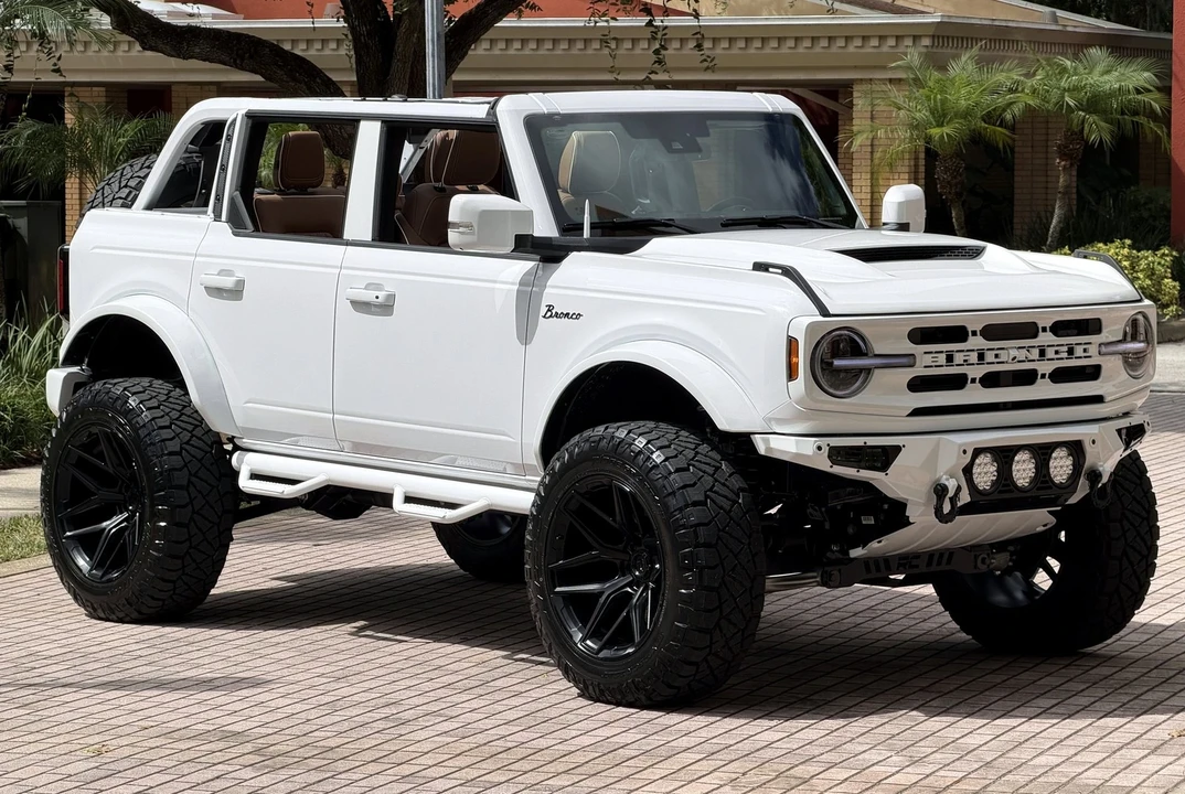 2025 Ford Bronco 6th Gen - Image 12 of 21
