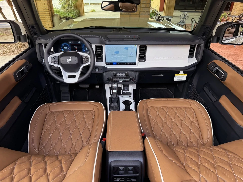 2025 Ford Bronco 6th Gen - Image 14 of 21