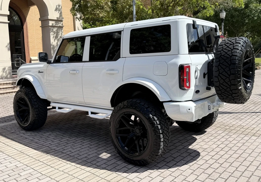 2025 Ford Bronco 6th Gen - Image 8 of 21