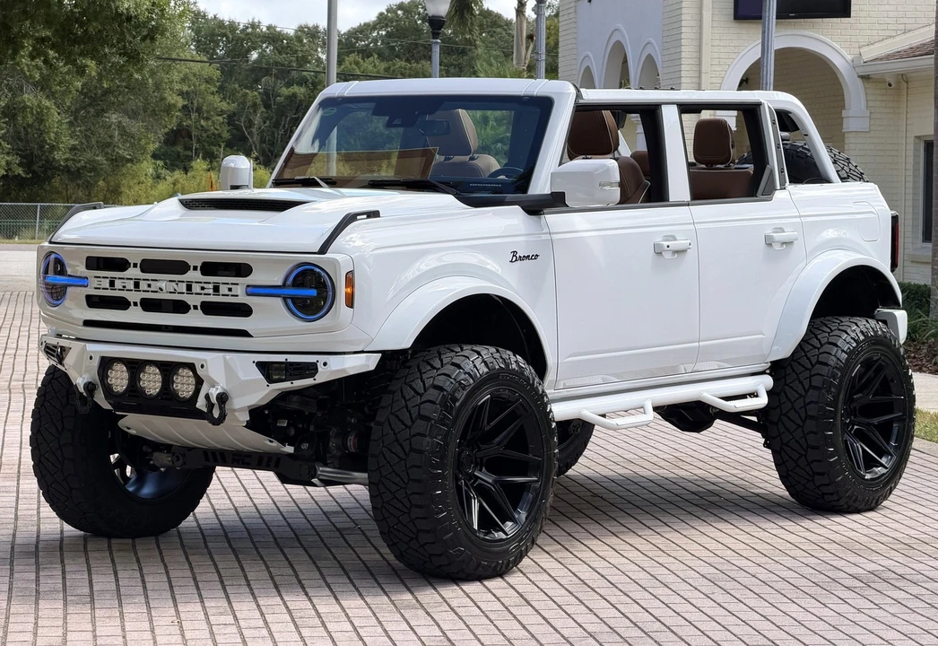 2025 Ford Bronco 6th Gen - Image 13 of 21