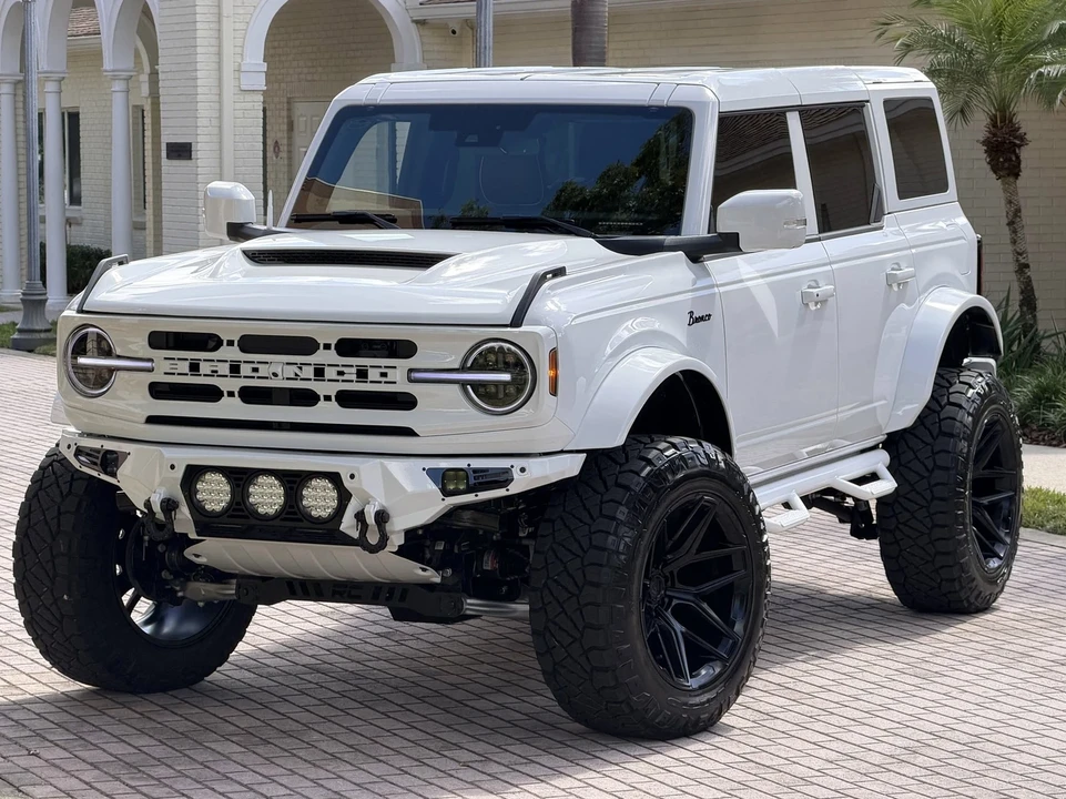 2025 Ford Bronco 6th Gen - Image 4 of 21