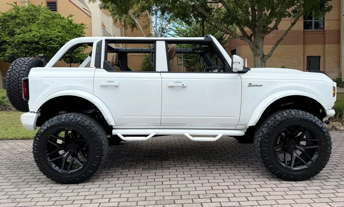 2025 Ford Bronco 6th Gen - Image 11 of 21