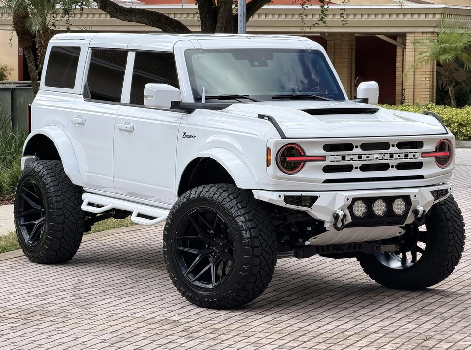 2025 Ford Bronco 6th Gen - Image 3 of 21