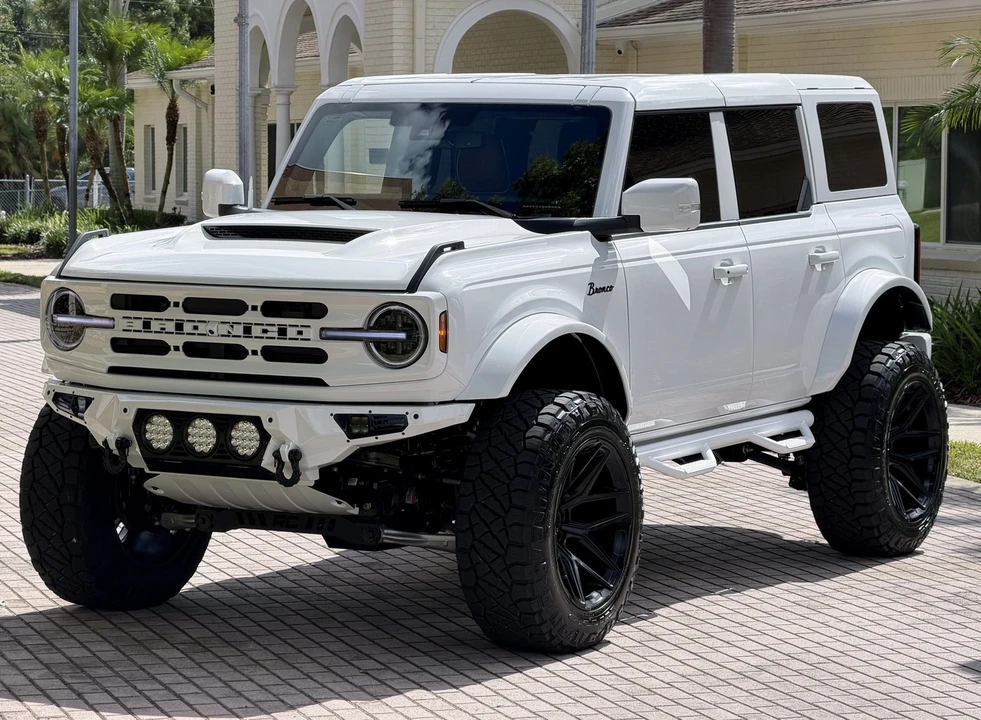 2025 Ford Bronco 6th Gen - Image 16 of 21