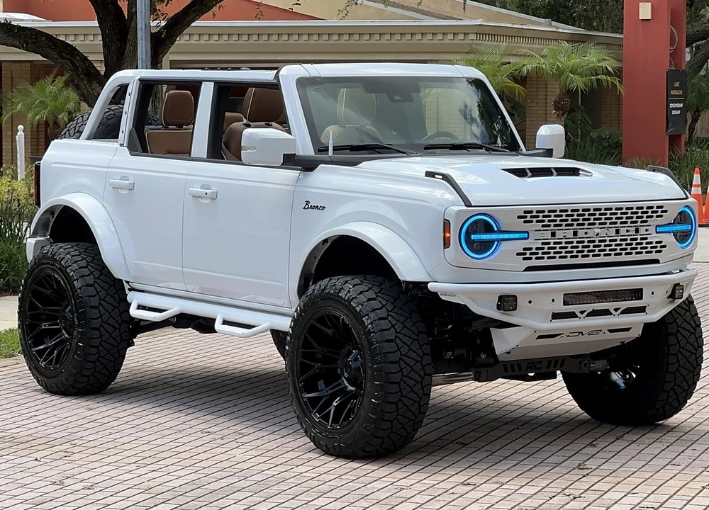 2025 Ford Bronco 6th Gen - Image 17 of 21