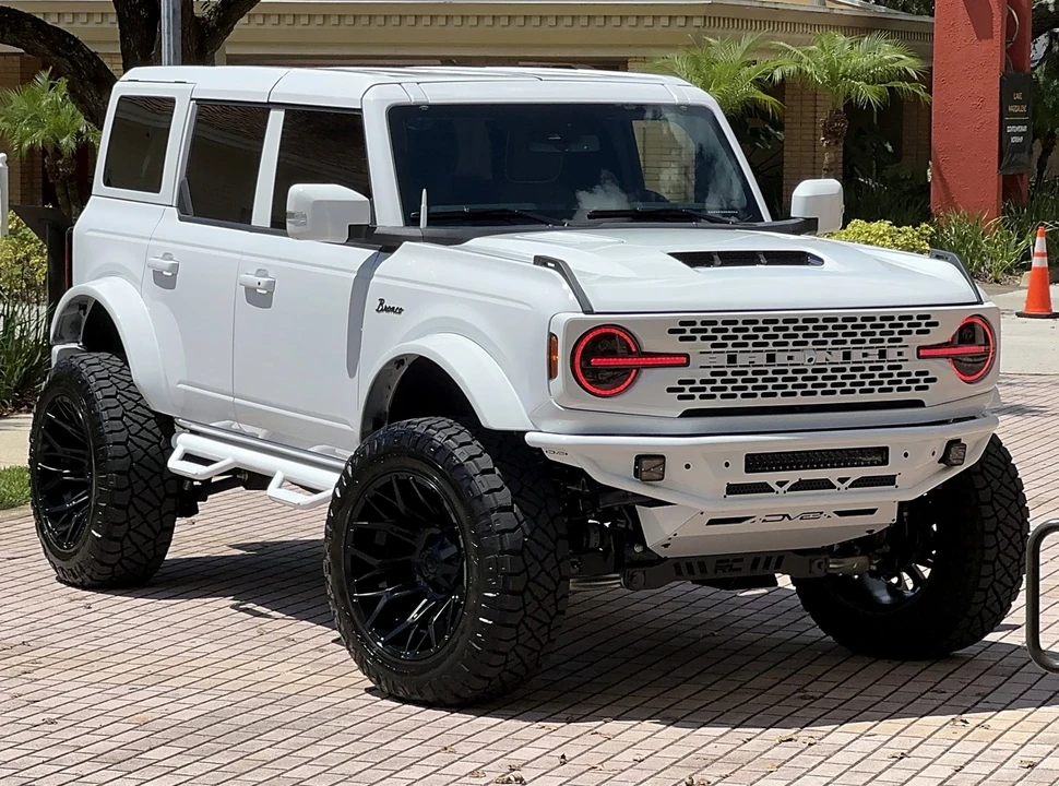 2025 Ford Bronco 6th Gen - Image 2 of 21