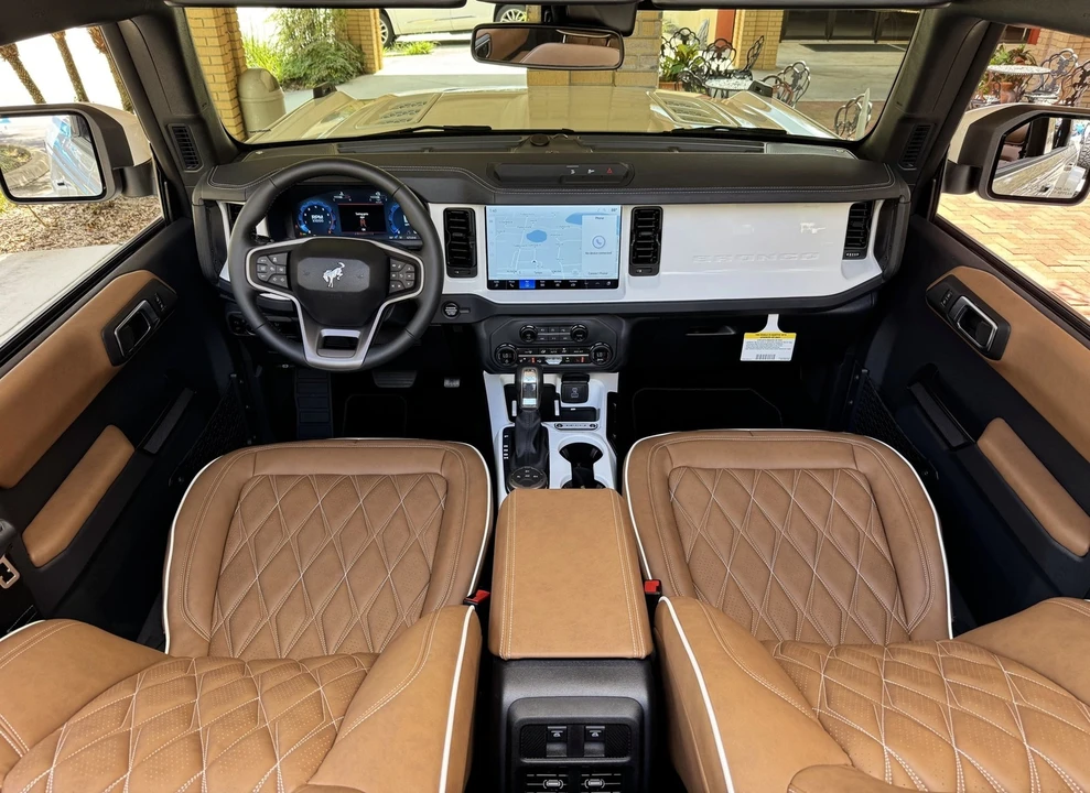 2025 Ford Bronco 6th Gen - Image 18 of 21