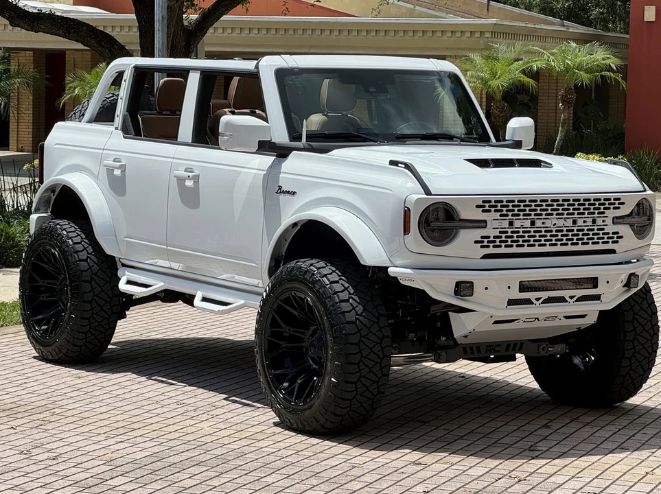 2025 Ford Bronco 6th Gen - Image 8 of 21