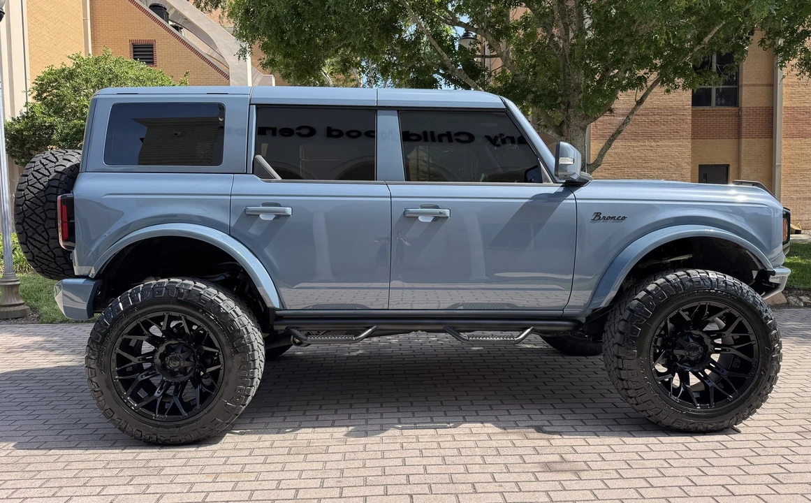 2025 Ford Bronco 6th Gen - Image 2 of 21