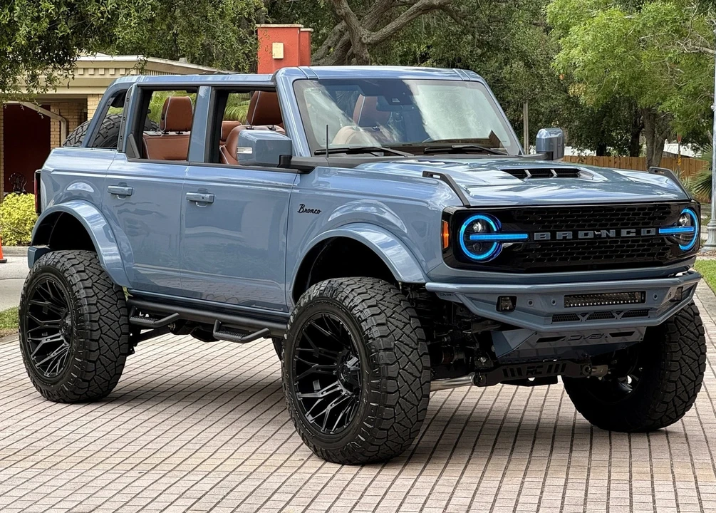 2025 Ford Bronco 6th Gen - Image 14 of 21