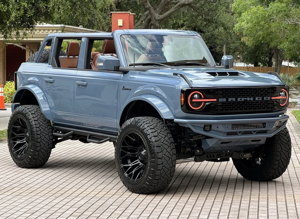 2025 Ford Bronco 6th Gen - Image 9 of 21