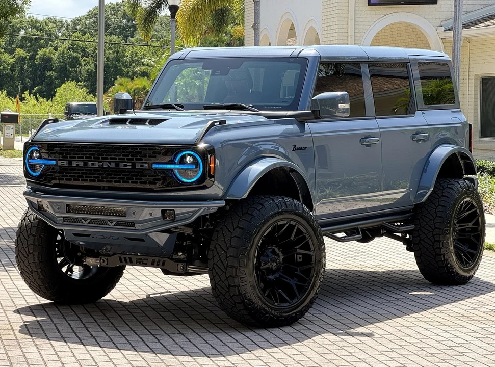 2025 Ford Bronco 6th Gen - Image 15 of 21