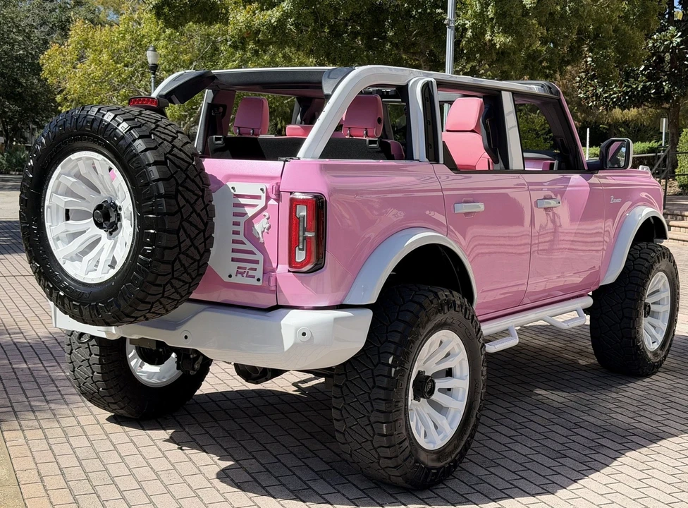 2025 Ford Bronco 6th Gen - Image 16 of 21
