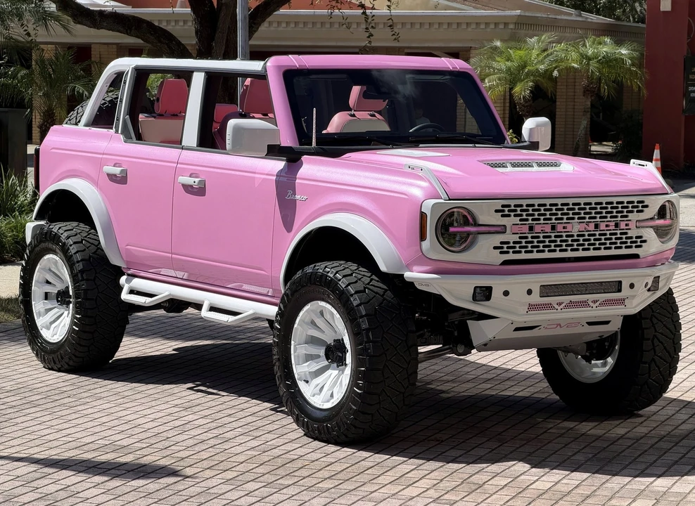 2025 Ford Bronco 6th Gen - Image 14 of 21