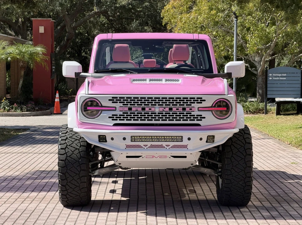 2025 Ford Bronco 6th Gen - Image 17 of 21