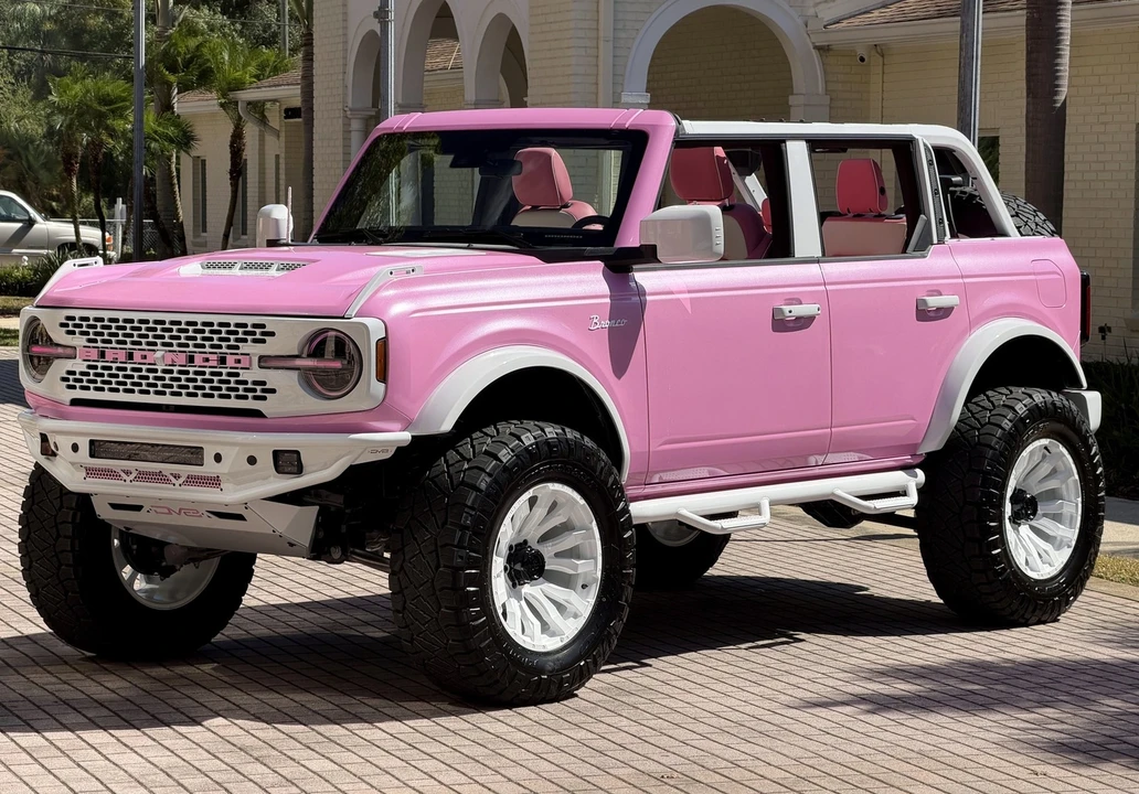 2025 Ford Bronco 6th Gen - Image 15 of 21