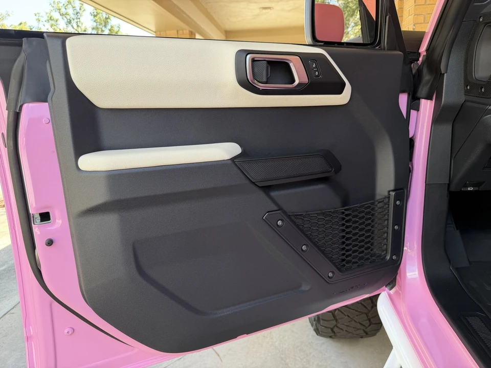 2025 Ford Bronco 6th Gen - Image 18 of 21