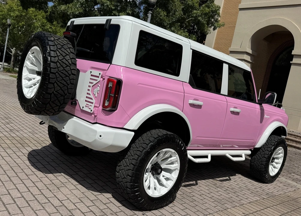2025 Ford Bronco 6th Gen - Image 14 of 21