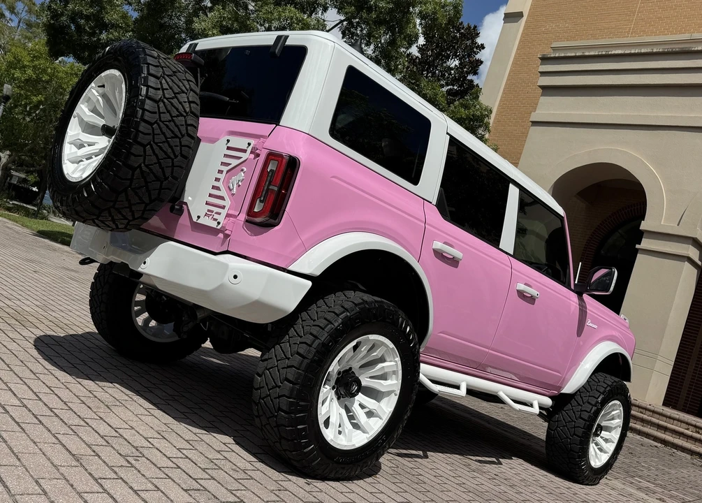 2025 Ford Bronco 6th Gen - Image 15 of 21