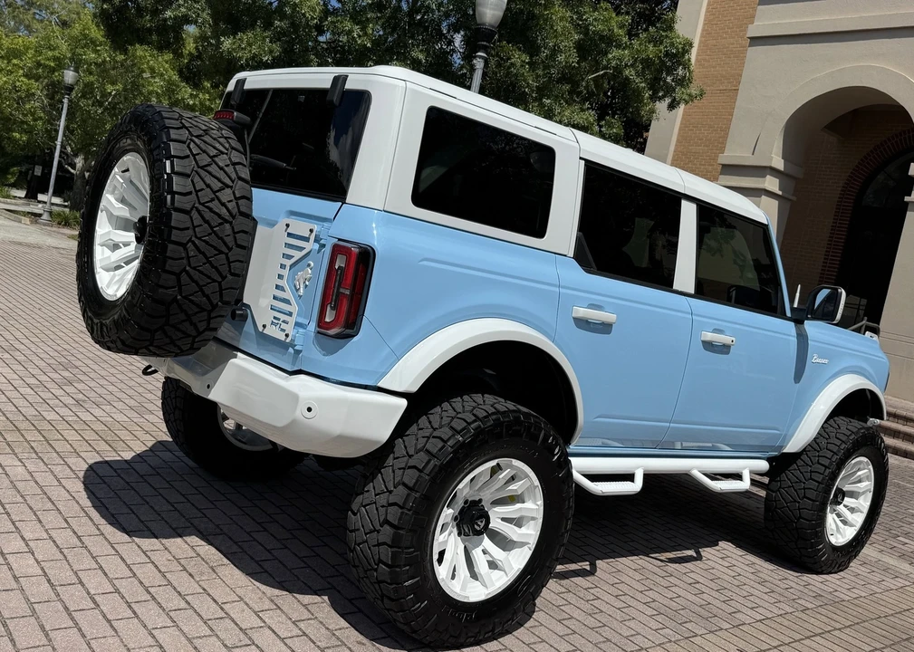 2025 Ford Bronco 6th Gen - Image 9 of 21