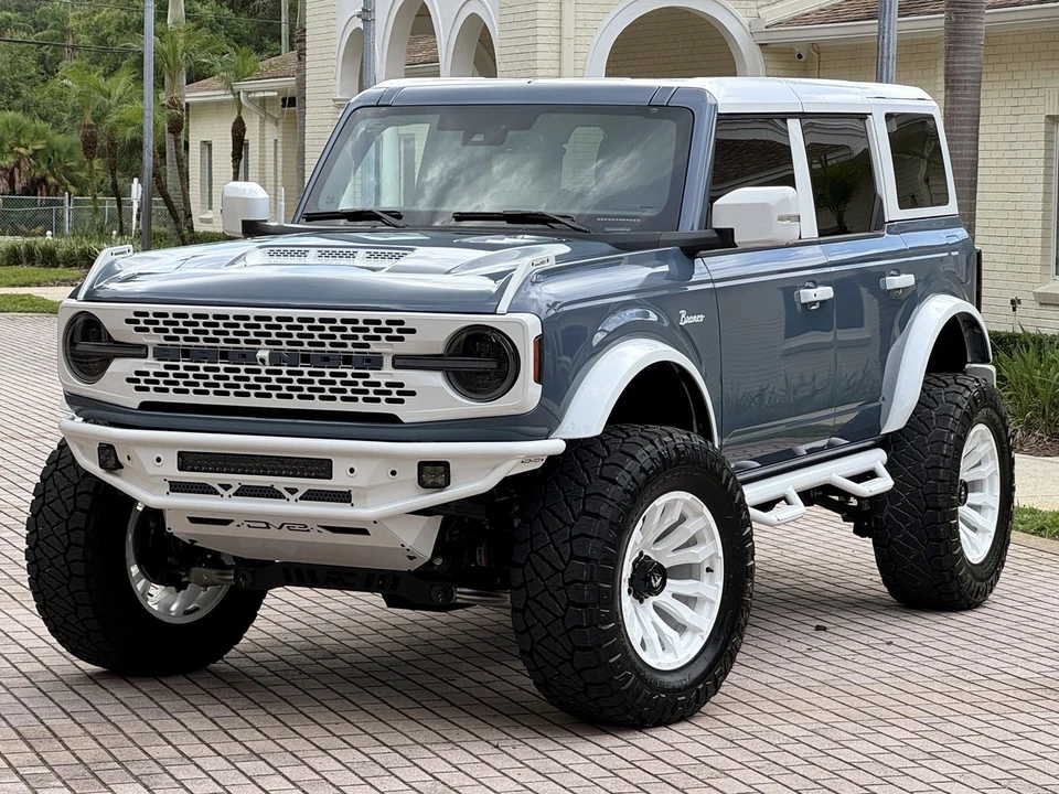 2025 Ford Bronco 6th Gen - Image 13 of 21