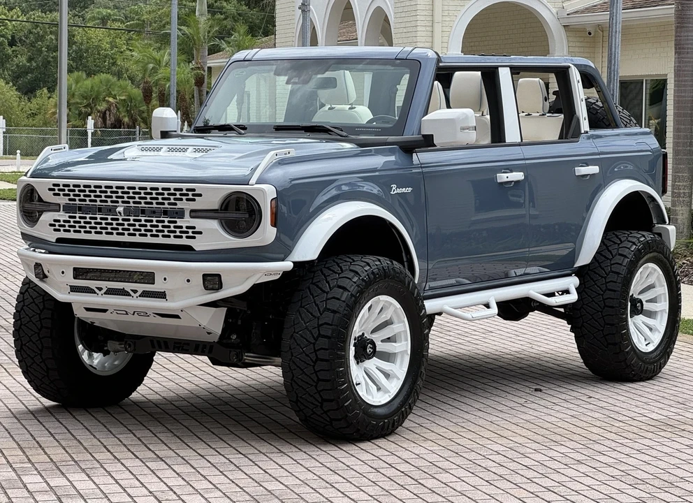 2025 Ford Bronco 6th Gen - Image 8 of 21
