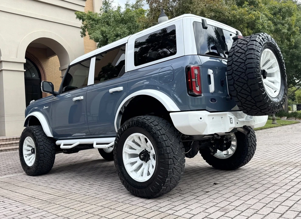 2025 Ford Bronco 6th Gen - Image 18 of 21
