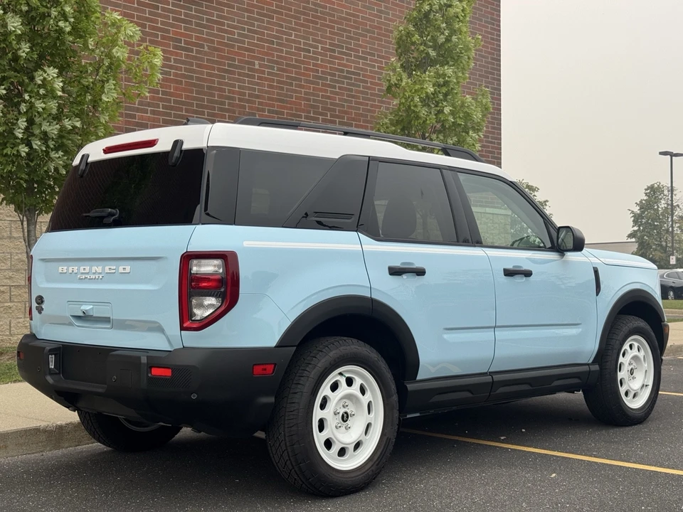 2025 Ford Bronco 6th Gen - Image 5 of 23