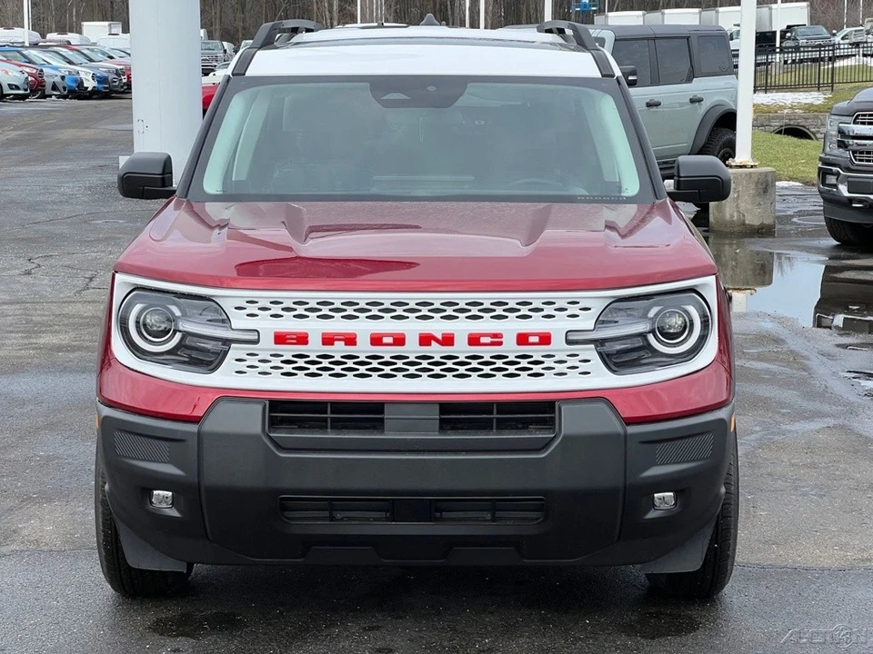 2025 Ford Bronco 6th Gen - Image 10 of 12