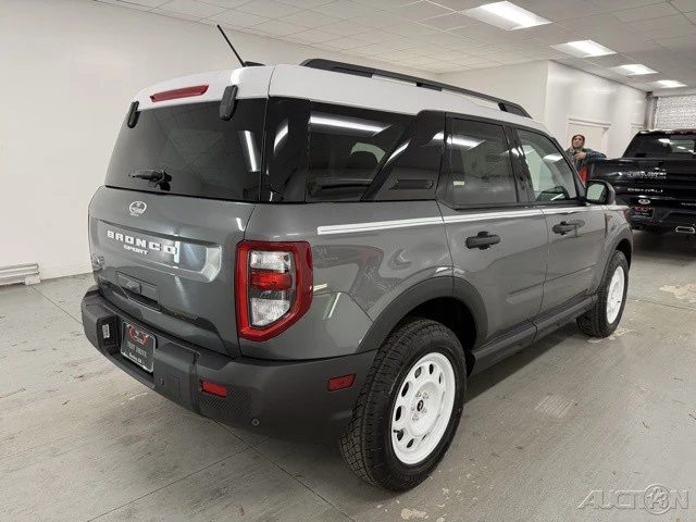 2025 Ford Bronco 6th Gen - Image 5 of 12