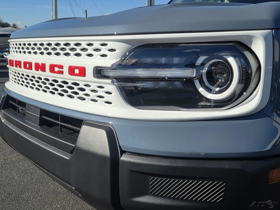2025 Ford Bronco 6th Gen - Image 20 of 21