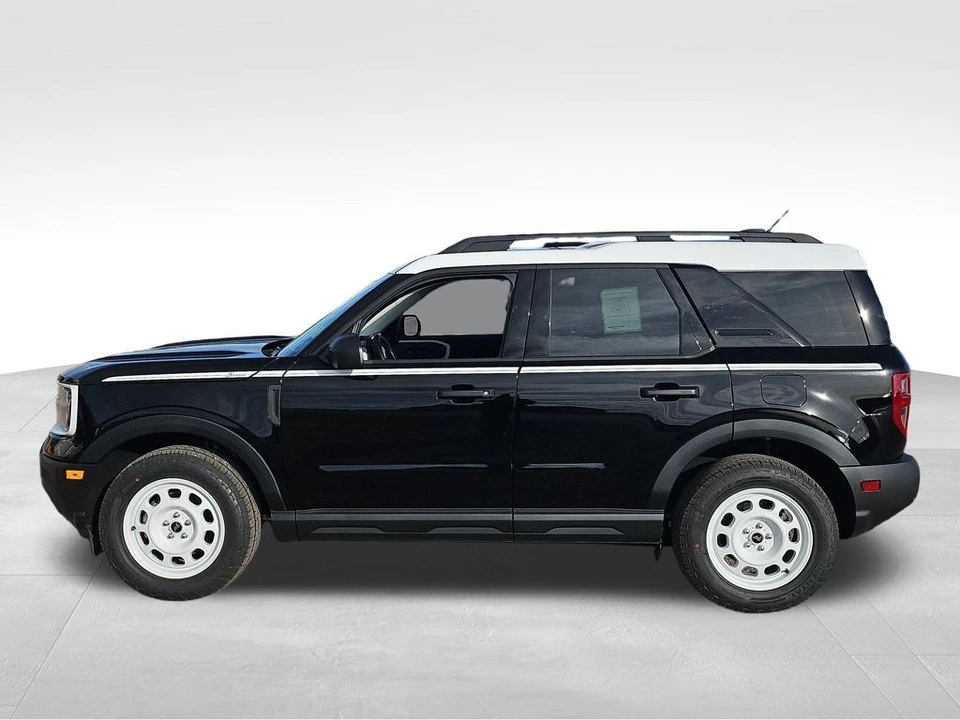 2025 Ford Bronco 6th Gen - Image 16 of 21