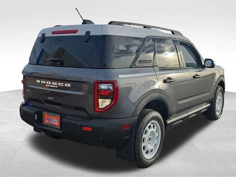 2025 Ford Bronco 6th Gen - Image 13 of 21